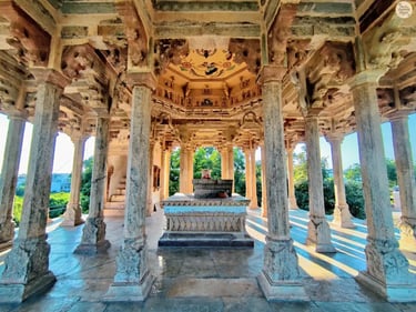 Sacred Shivalingam inside the Chaurasi Khambon ki Chhatri, the 84-Pillared Cenotaph of Bundi.