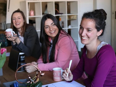 Femme en Suisse retrouvant confiance grâce au coaching