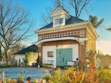 the carriage house cottage furnished apartment 2123 rivermont