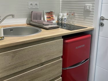 La kitchenette des Gardannes possède tout le nécessaire pour faire la cuisine.