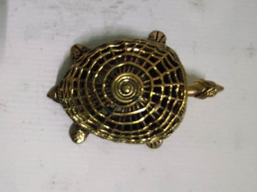 "tribal style brass tortoise mesh pattern-sideview-for global buyers"