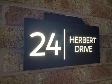 a sign that says herbert drive drive