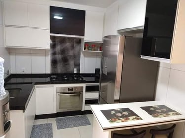 Projeto de marcenaria em Campinas/SP com cozinha planejada moderna e acabamento premium