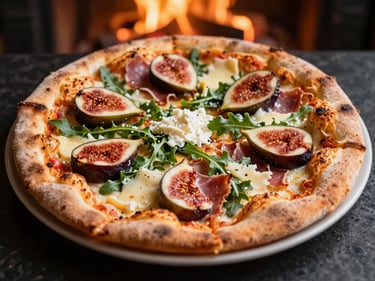 Pizza gourmande avec figues, jambon de Parme, roquette, fromage de chèvre, lumière d'ambiance, profondeur de champ.