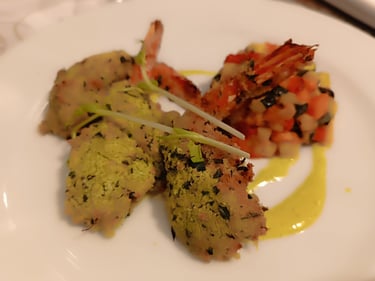 Piatto gourmet servito in abbinamento ai vini Vinicola Cherchi
