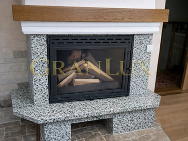 Камін з покостівського граніту