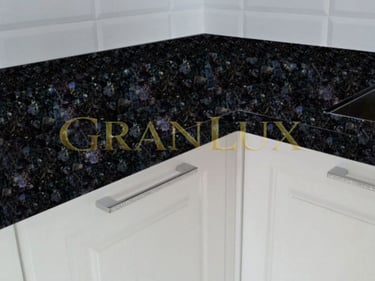 Стільниця з лабрадориту