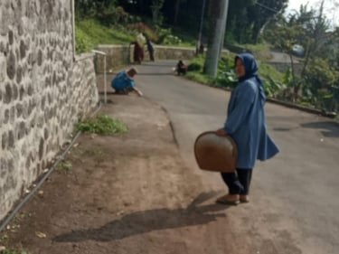 Dokumentasi Kegiatan Kerja Bakti Kp. Ciruluk RW.05