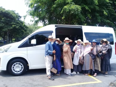 jalan jalan wisata jogja dengan hiace premio