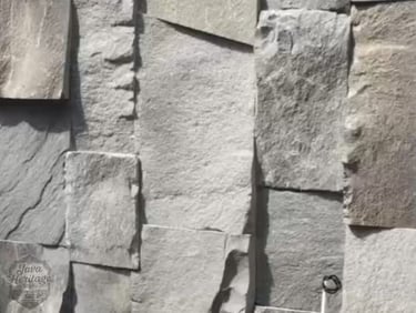 Close up tekstur natural batu andesit rata alam (RTA)