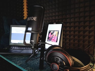 Berenice Höher - Making of Foto "Existence" Hörspiel Aufnahmen im Homestudio