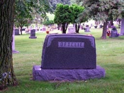 a headstone that reads Oftelie