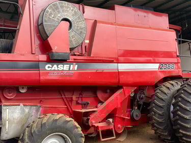 Tipo: Colheitadeira | Marca: Case | Modelo: 2388 | Ano: 2008