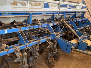 Tipo: Plantadeira | Marca: Semeato | Modelo: Sol Tower | Ano: