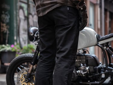 Klasyczne spodnie motocyklowe marki DMD