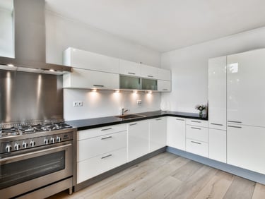 Pose parquet et travaux de peinture d'une maison au 77