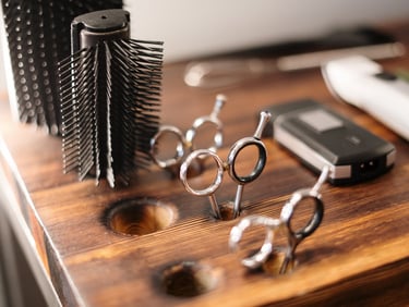 hair dreser stylist tool set on taibal 