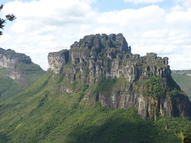 Mirante da Fenda, Morro do Castelo, Vale do Pati 5 days trekking Pati Valley hike Chapada Diamantina