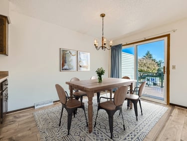 virtually-staged-dining-room