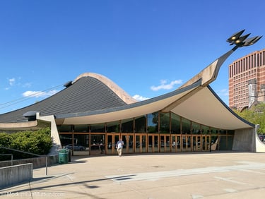 David S. Ingalls Hockey Rink, Yale University ● New Haven, CT, USA ● Eero Saarinen ● 1953-1958