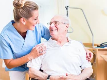 Asistencia médica orientada al bienestar de la tercera edad.