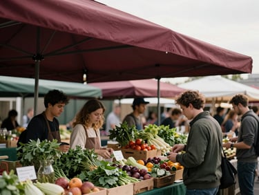 Escena vibrante de un mercado gastronómico moderno, puestos con productos frescos, gente interactuando, tonos cálidos.