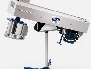 Industrial stainless steel horizontal conveyor machine by Geeta Namkeen Extruders for food processing.