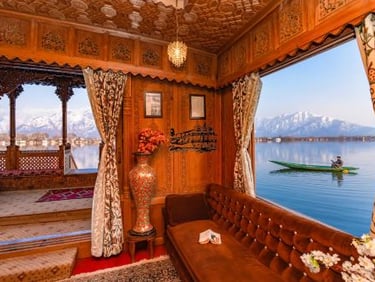 Luxury Houseboat in Srinagar |  Connect Kashmir 