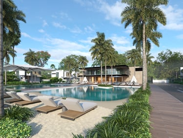 Piscina estilo playa, con textura de arena y un área de estar que tiene el gym con mirada al piscina