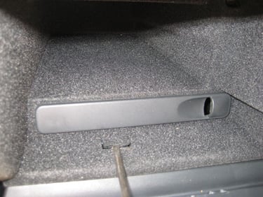 Renault Laguna Removing Glovebox