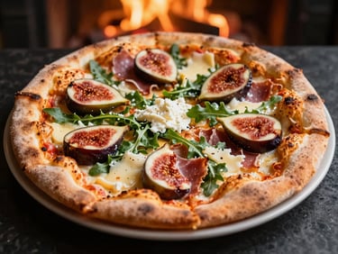 Pizza gourmande avec figues, jambon de Parme, roquette, fromage de chèvre, lumière d'ambiance, profondeur de champ.