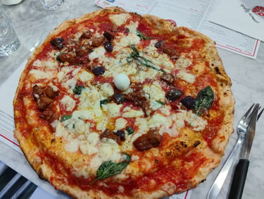 La celebre pizza a Ruota di Carro proposta da Gennaro Rapido.