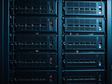 Detalle de hardware de red con luces LED de diagnóstico activas, en un rack de servidores con sombras profundas y luz fría.