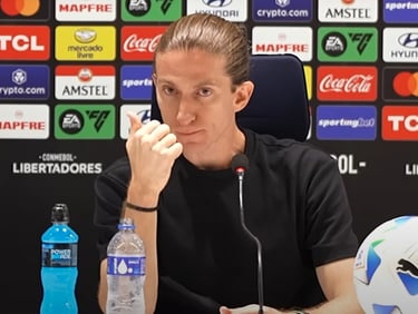 Filipe Luís transformou o significado de concorrência no elenco do Flamengo.