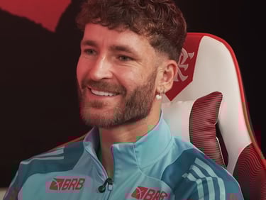 Léo Pereira em entrevista à FLAMENGO TV, no MENGOCAST.
