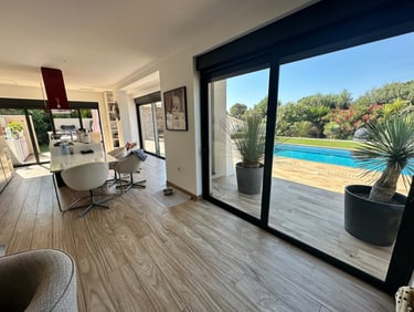 Nettoyage de vitres et baies vitrées à Sanary-Sur-Mer