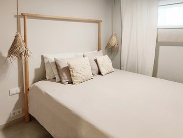 Casa Nalu bedroom with queen size bed