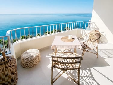 Casa Nalu beachfront terrace