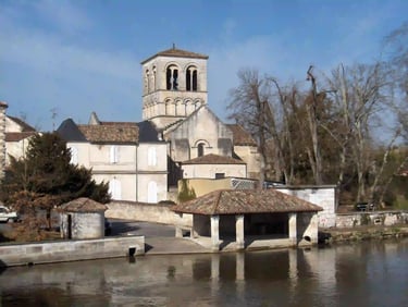 photo-lavoir-eglise-magnac-sur-touvre