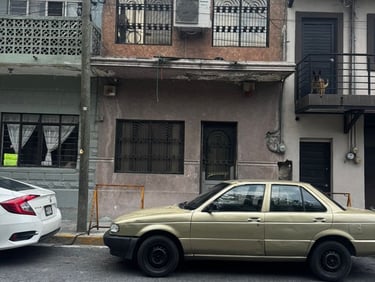 casa de 2 pisos en el centro de Monterrey