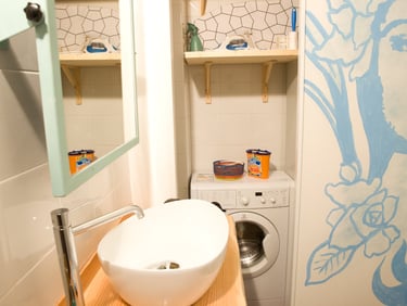 private bathroom Studio Paolina 1 Rome vacation home- wash machine, hair dryer, shower, bidet 
