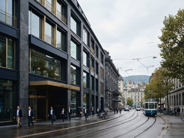 Vue grand angle de la Claridenstrasse à Zürich, bâtiment moderne en pierre sombre, lumière du jour douce, accents dorés discrets.