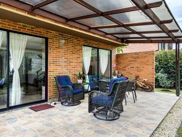 alt="patio cover project in Center TX"