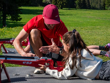 Stage ludique et sportifs, à la découverte du biathlon avec l'ESF Autrans dans le Vercors