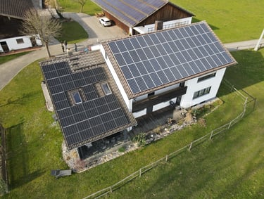 Hebertsfelden Fa. Eichinger IBC MonoSol Sungrow 19,2 kWh Sungrow "10 kWp Altanlage → 2021 8,44 kWp →
