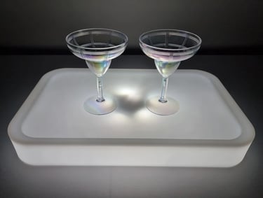 White glow serving tray with two cocktail glasses on top, available to hire in Redlands.