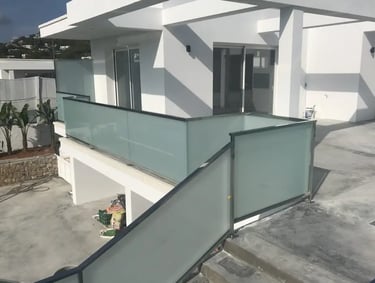 Carpintería metálica en Ibiza: barandillas, rejas y estructuras de acero inoxidable y aluminio