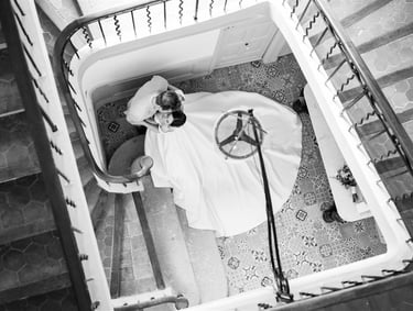 Bride and groom editorial wedding photo session in a château in Provence