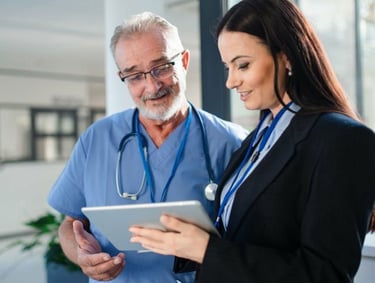 Consultant talking with doctor