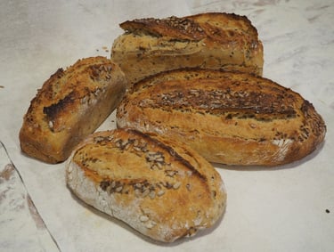 Pain tournelin aux graines, boulangerie mobile Perlimpinpains, St André d'Embrun, Hautes Alpes